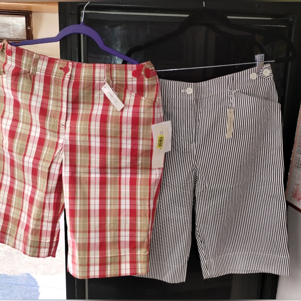 2 pairs of shorts